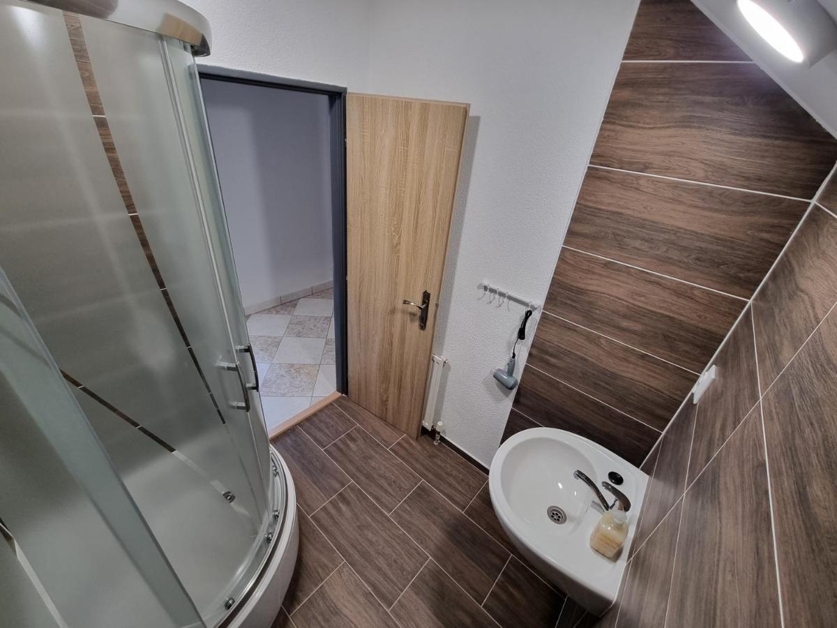 Apartman Emily Brezno Exterior foto